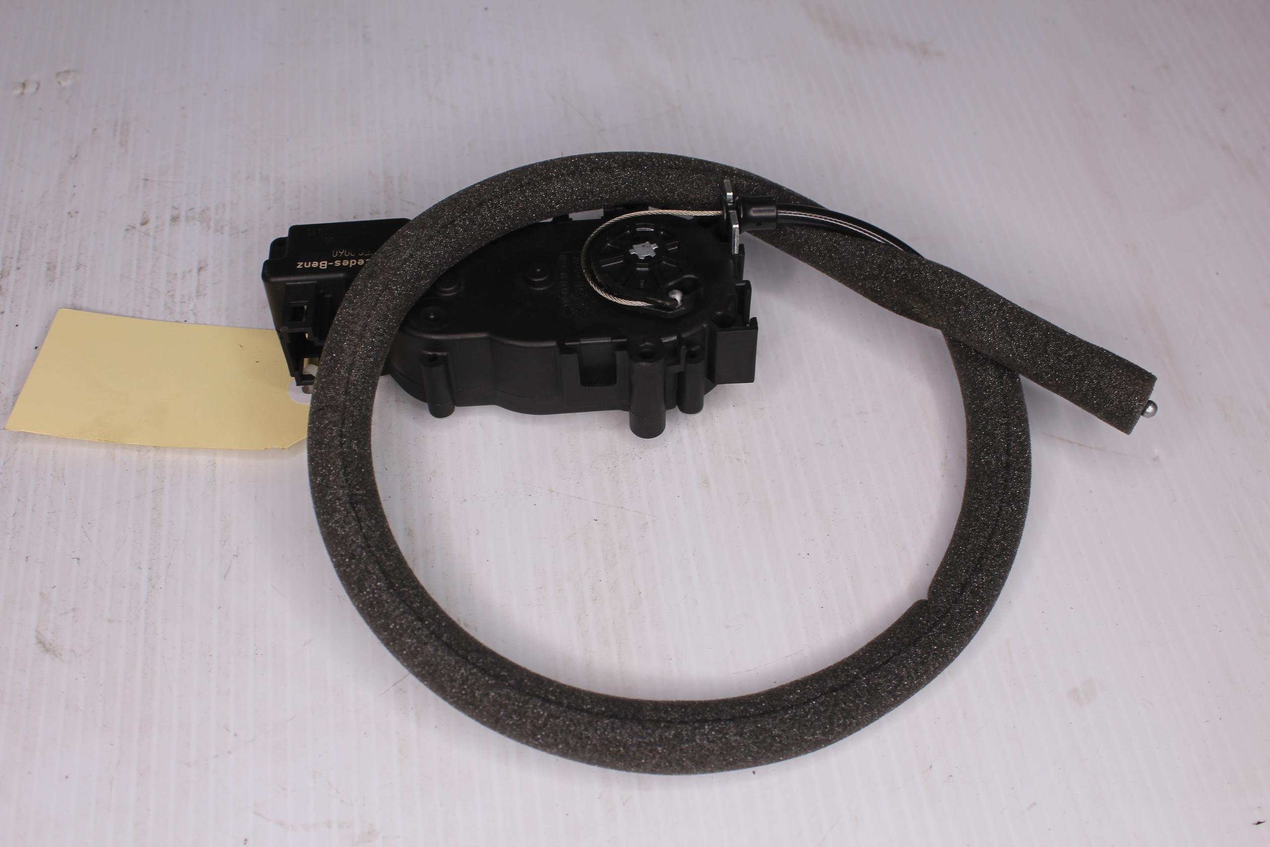 Mercedes Benz W204 boot Trunk Lid Lock w Cable A2047500060 - Image 5