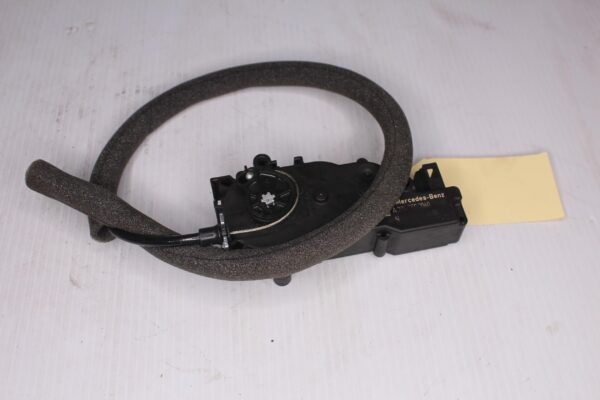 Mercedes Benz W204 boot Trunk Lid Lock w Cable A2047500060