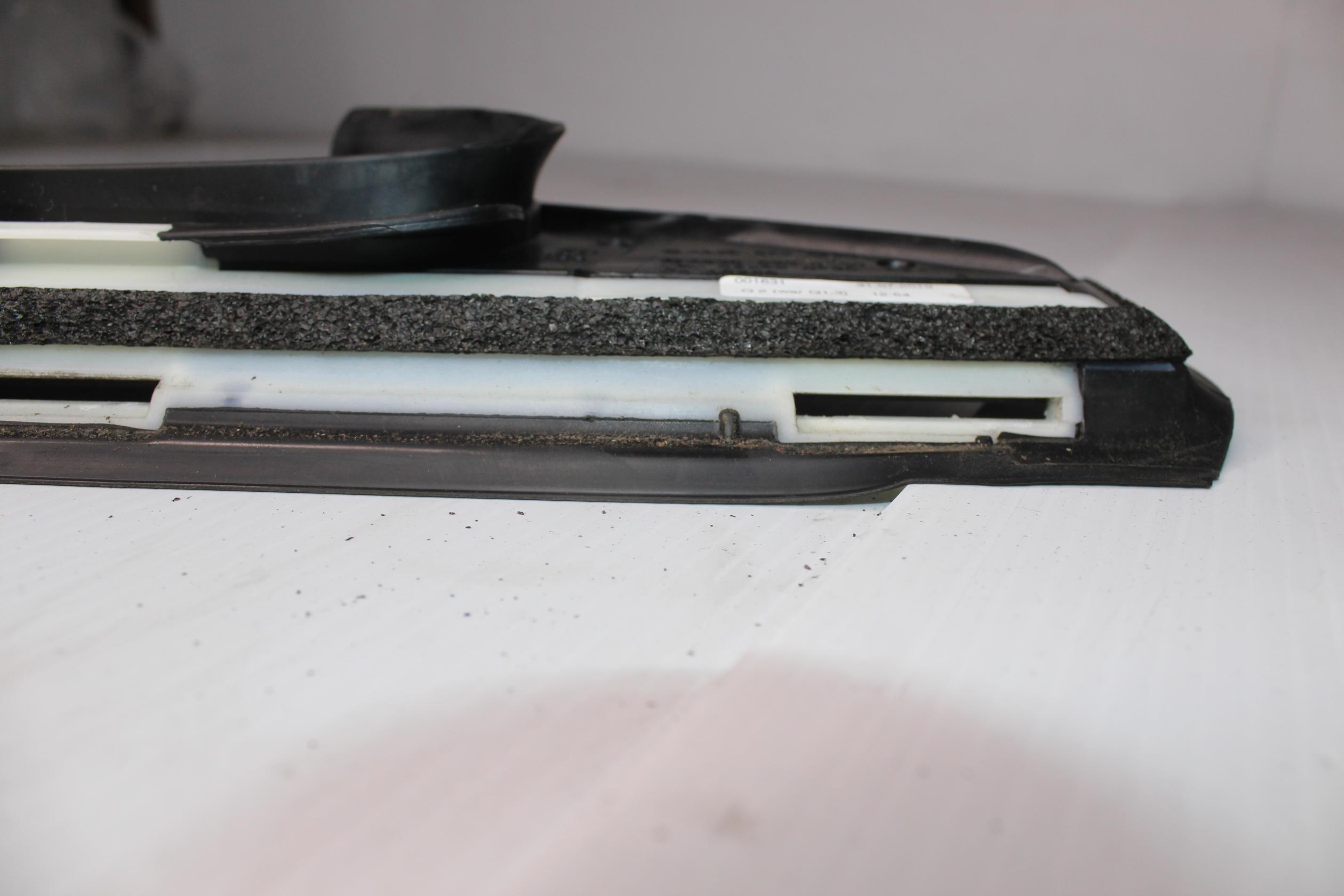 Mercedes Benz W238 E Class Right Quarter Window Trim A2386708800, A2386709000 - Image 6