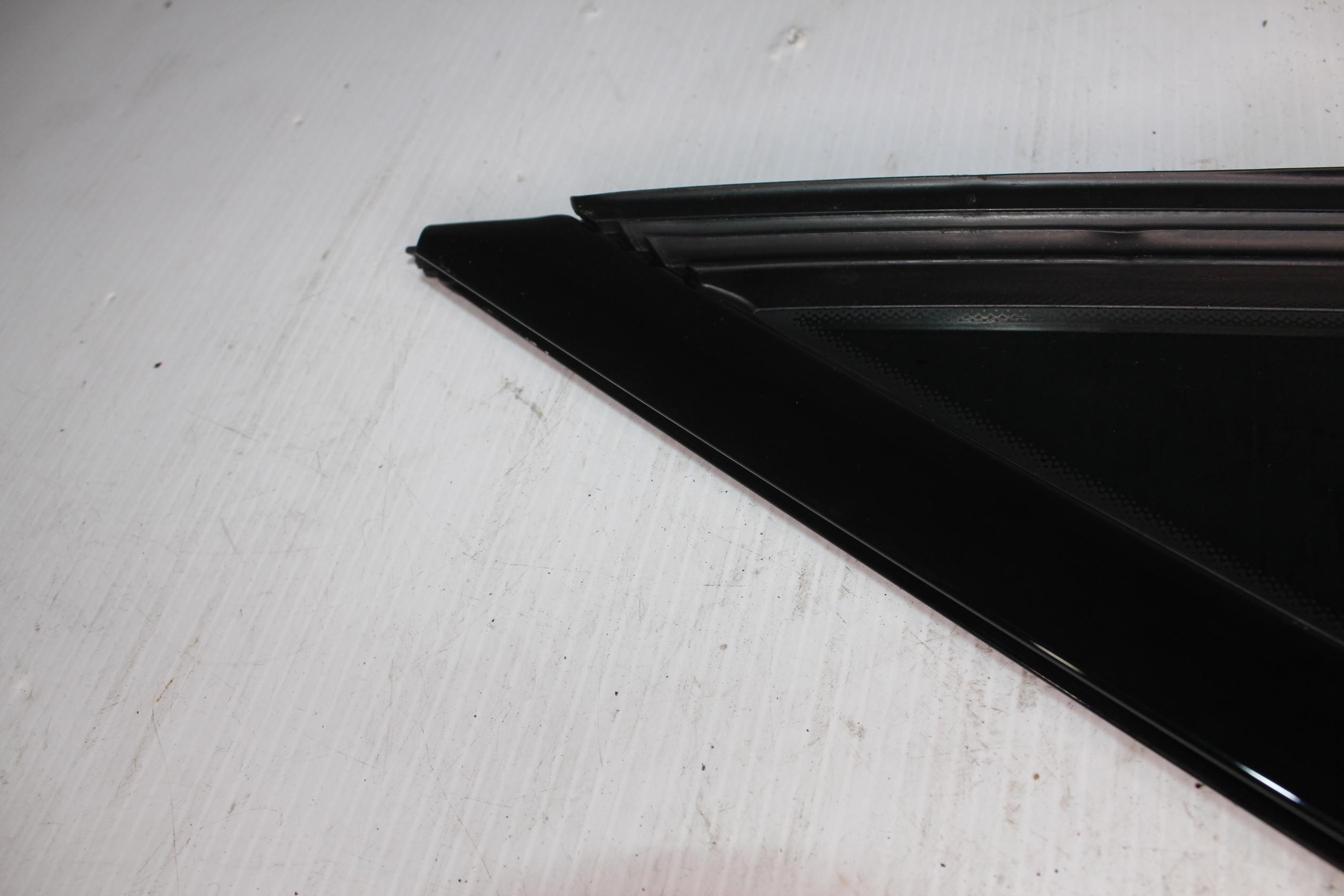 Mercedes Benz W238 E Class Right Quarter Window Trim A2386708800, A2386709000 - Image 2
