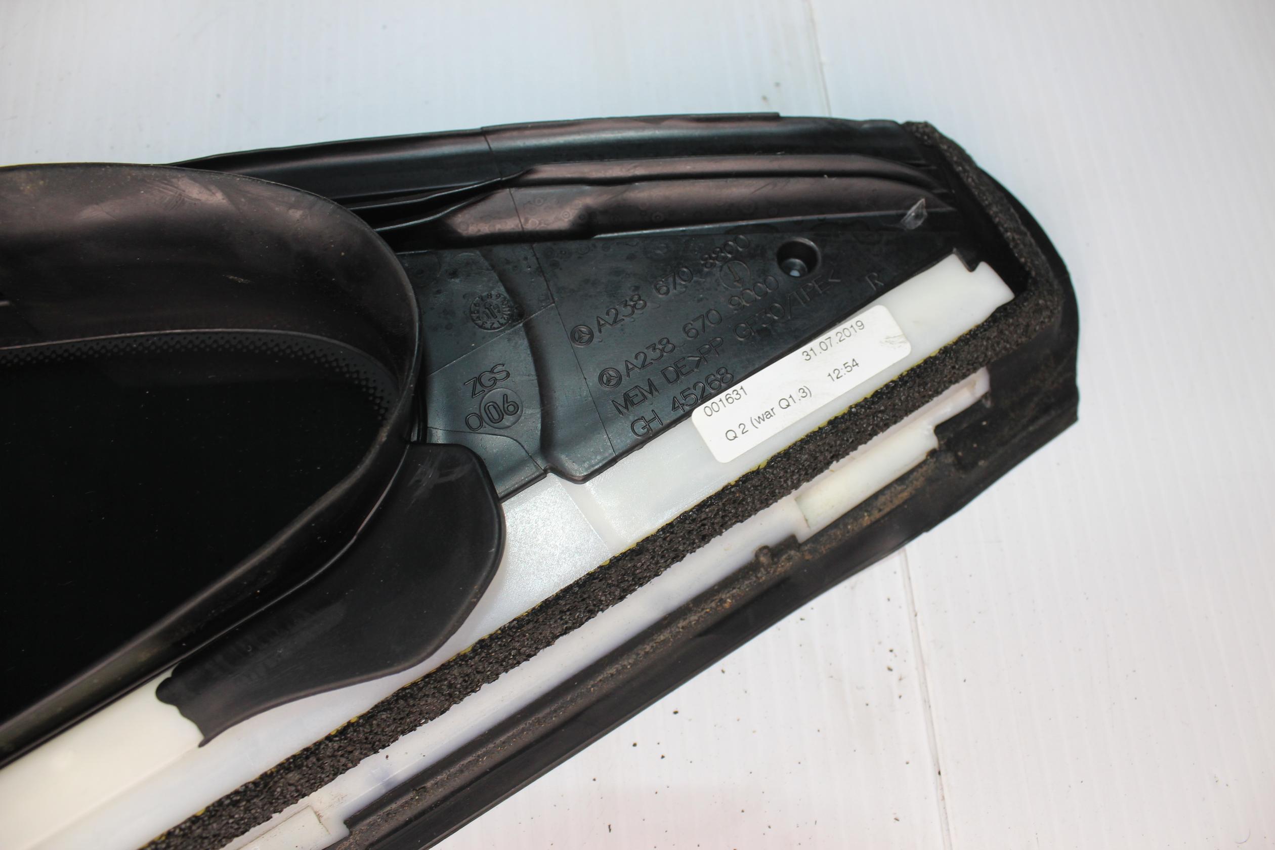 Mercedes Benz W238 E Class Right Quarter Window Trim A2386708800, A2386709000 - Image 3