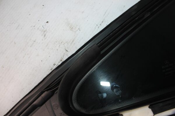 Mercedes Benz W238 Rear Left Quarter Window Glass A2386708700, A2386708900