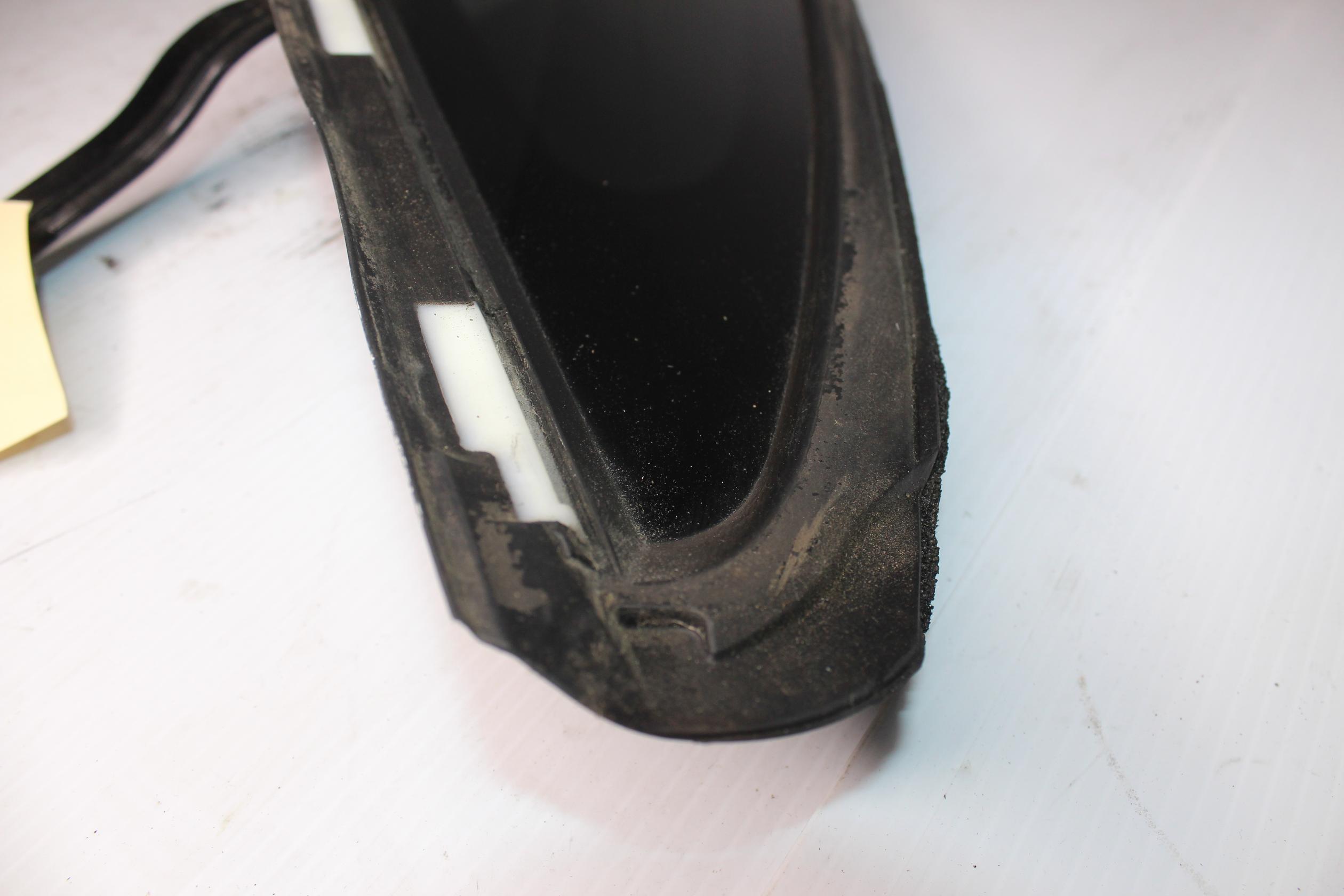 Mercedes Benz W238 Rear Left Quarter Window Glass A2386708700, A2386708900 - Image 4