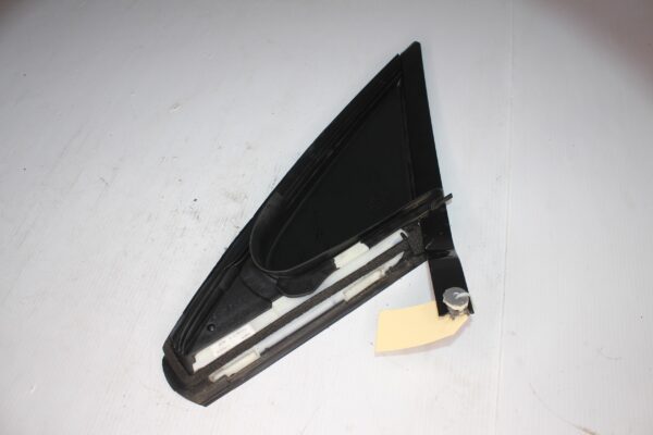Mercedes Benz W238 Rear Left Quarter Window Glass A2386708700, A2386708900