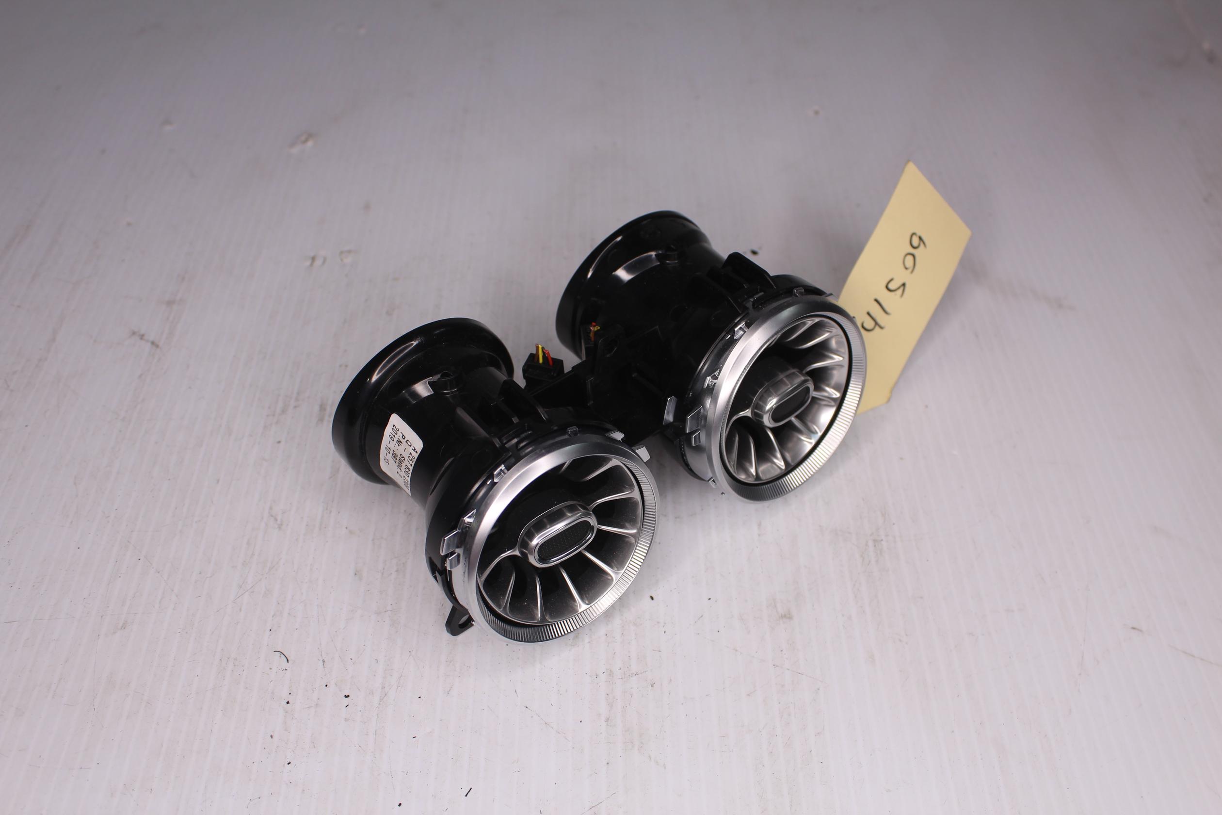 Mercedes Benz W238 E300 Left Centre Air Vent Assembly A2578302300 - Image 2