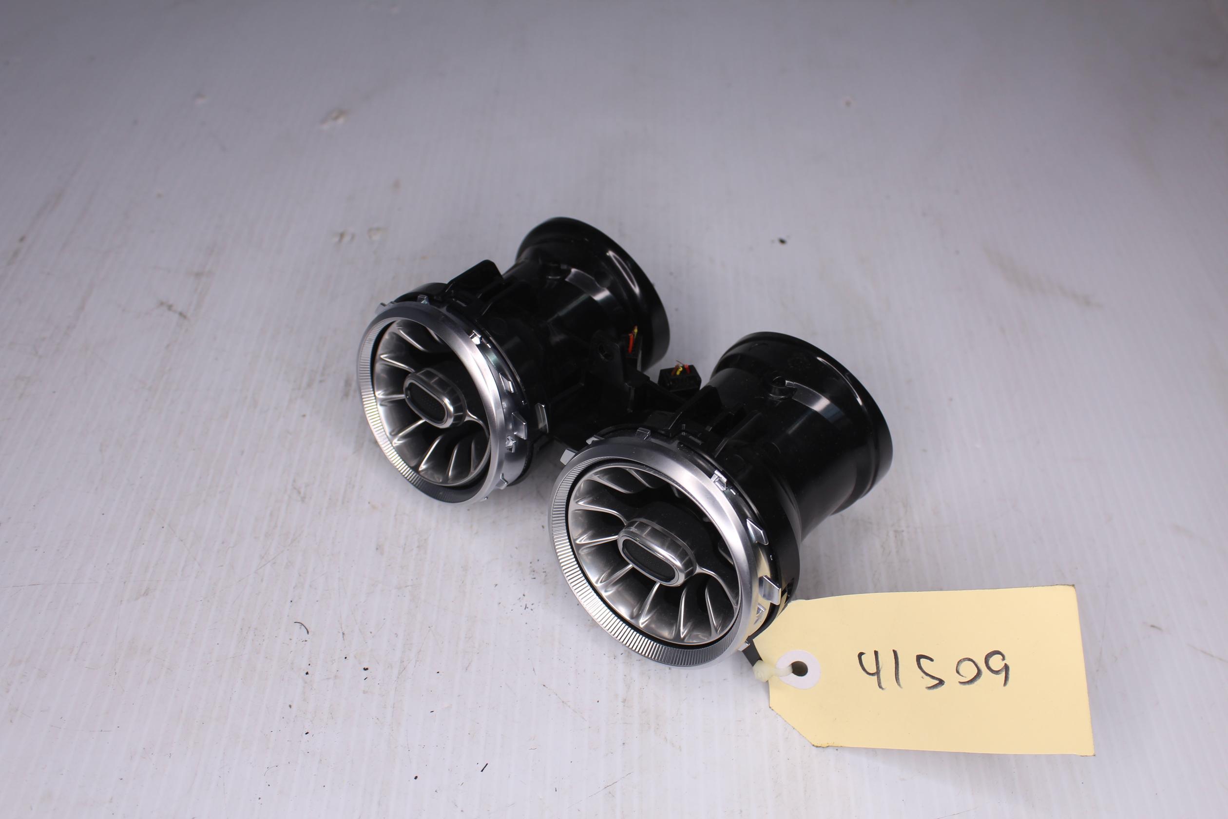 Mercedes Benz W238 E300 Left Centre Air Vent Assembly A2578302300 - Image 3