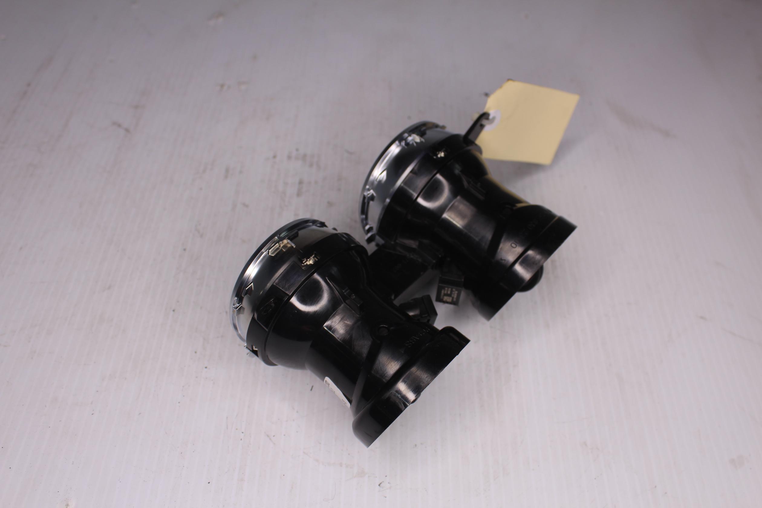 Mercedes Benz W238 E300 Left Centre Air Vent Assembly A2578302300 - Image 6