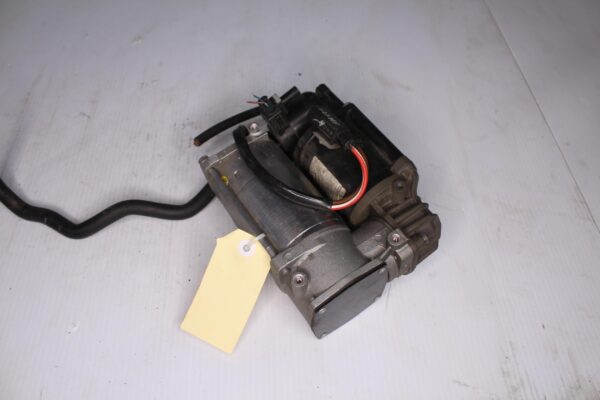 Mercedes Benz W213 W238 Air Suspension Compressor A0993200004, A2133209900