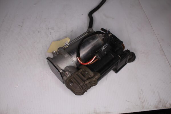 Mercedes Benz W213 W238 Air Suspension Compressor A0993200004, A2133209900