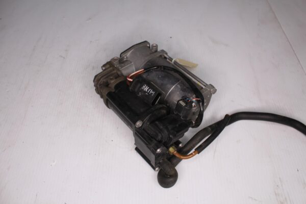 Mercedes Benz W213 W238 Air Suspension Compressor A0993200004, A2133209900