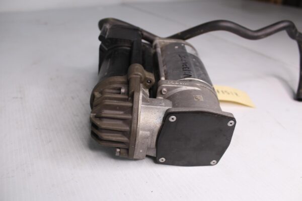 Mercedes Benz W213 W238 Air Suspension Compressor A0993200004, A2133209900