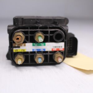 Mercedes Benz W213 W238 E Class Air Suspension Valve Block A0993200200 - Image 10