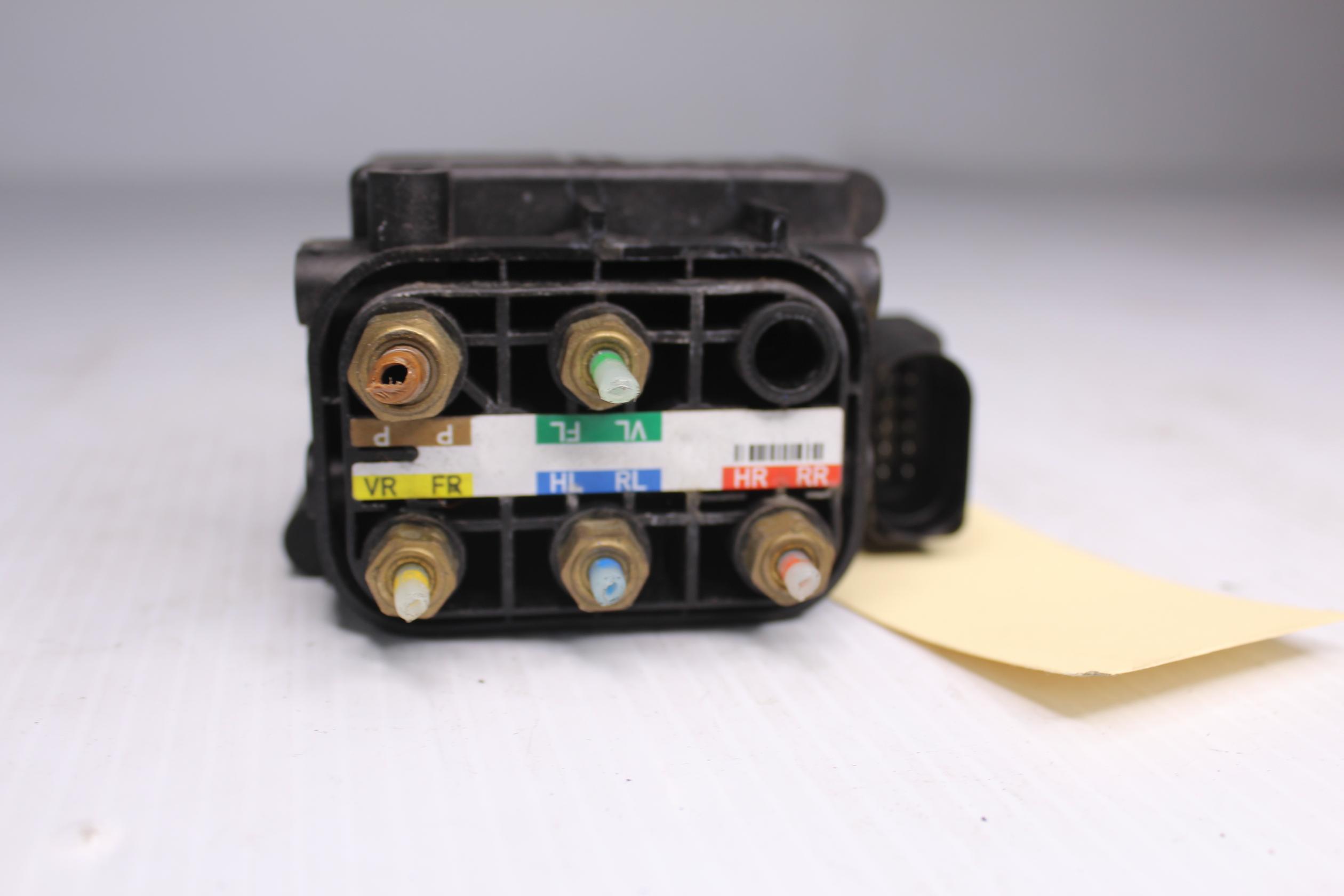 Mercedes Benz W213 W238 E Class Air Suspension Valve Block A0993200200 - Image 10