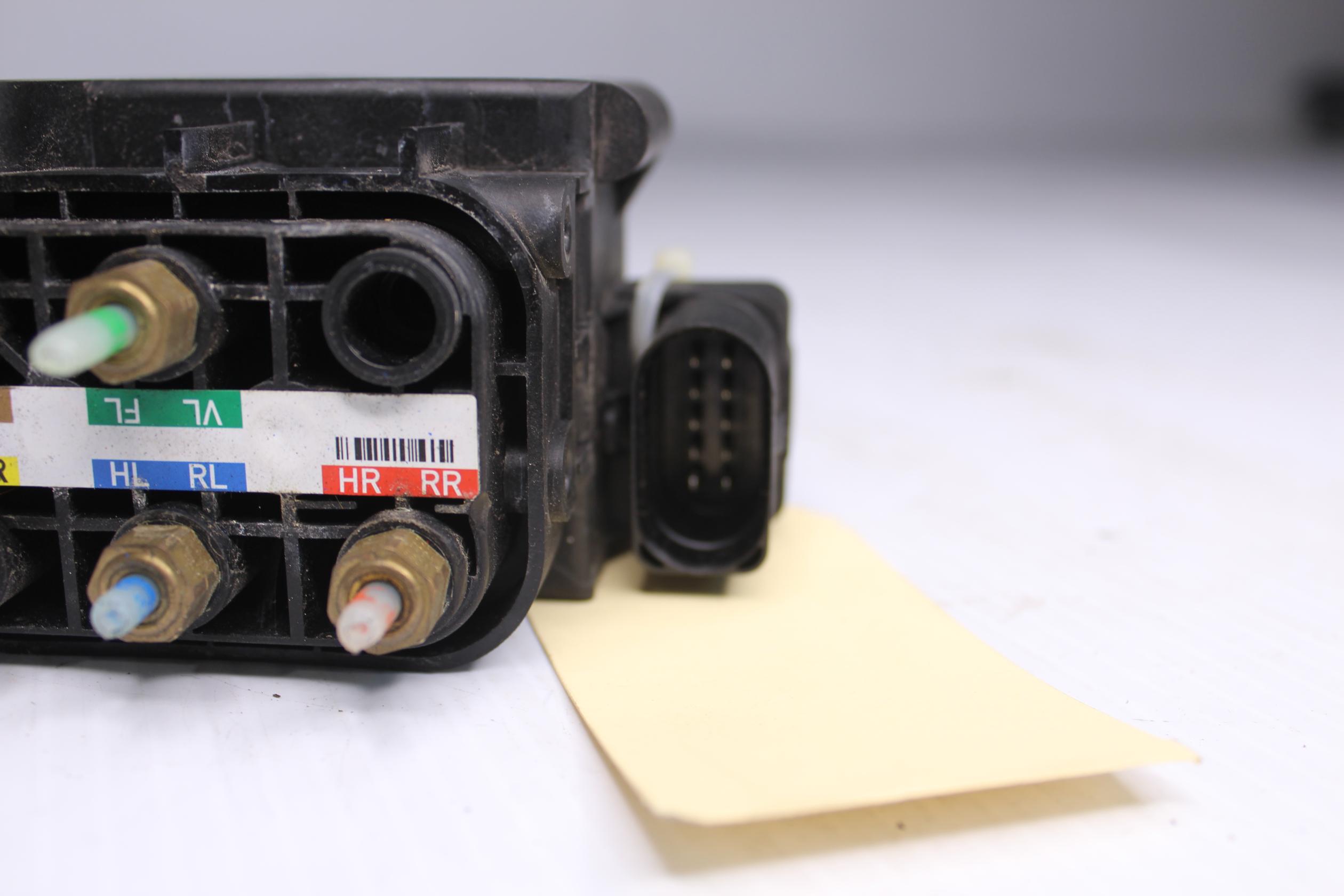 Mercedes Benz W213 W238 E Class Air Suspension Valve Block A0993200200 - Image 11