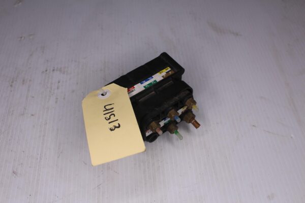 Mercedes Benz W213 W238 E Class Air Suspension Valve Block A0993200200