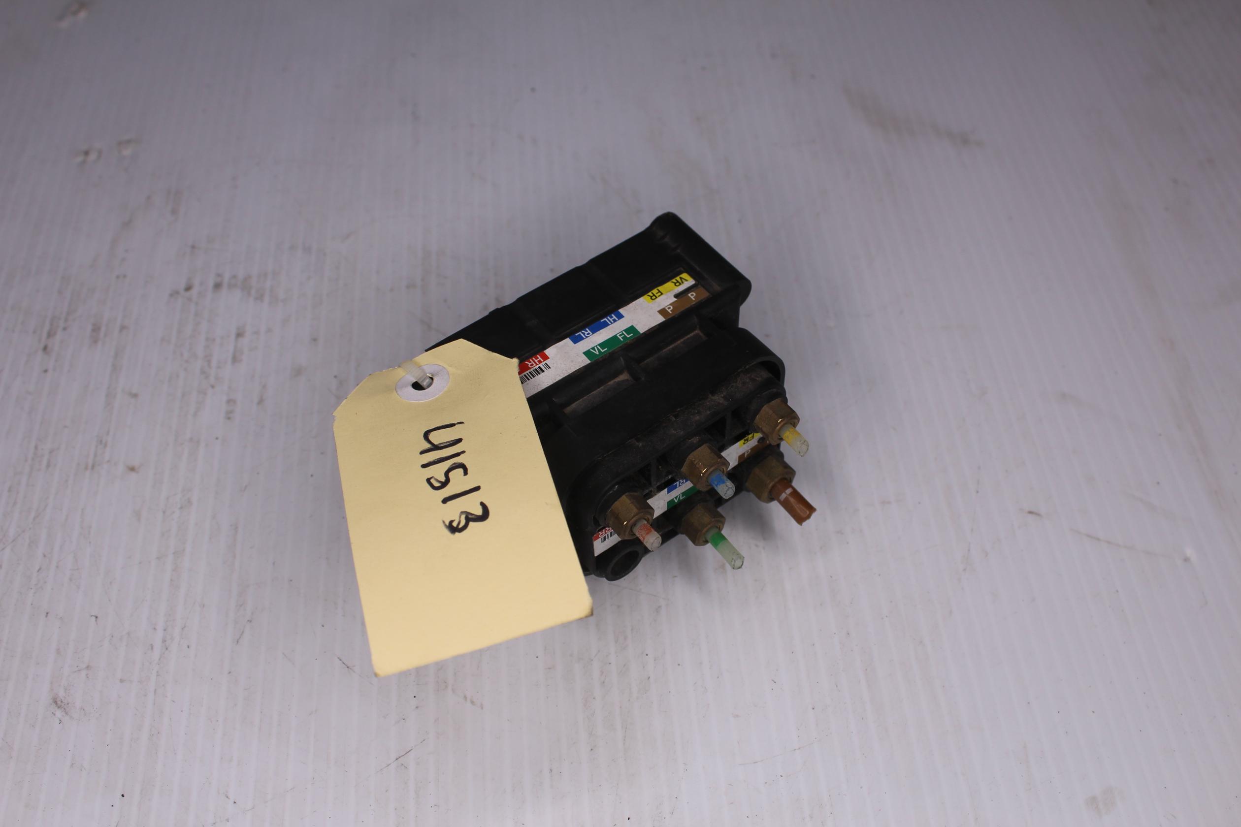 Mercedes Benz W213 W238 E Class Air Suspension Valve Block A0993200200 - Image 3