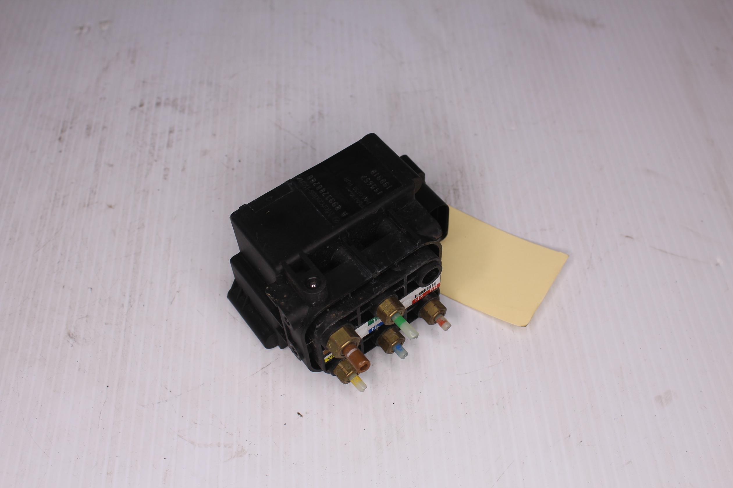 Mercedes Benz W213 W238 E Class Air Suspension Valve Block A0993200200 - Image 5