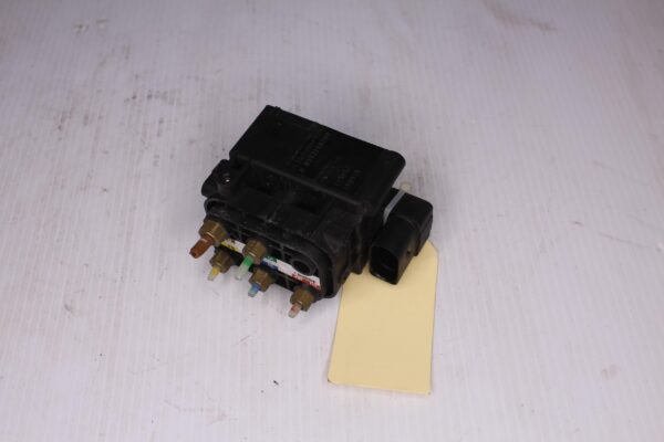 Mercedes Benz W213 W238 E Class Air Suspension Valve Block A0993200200