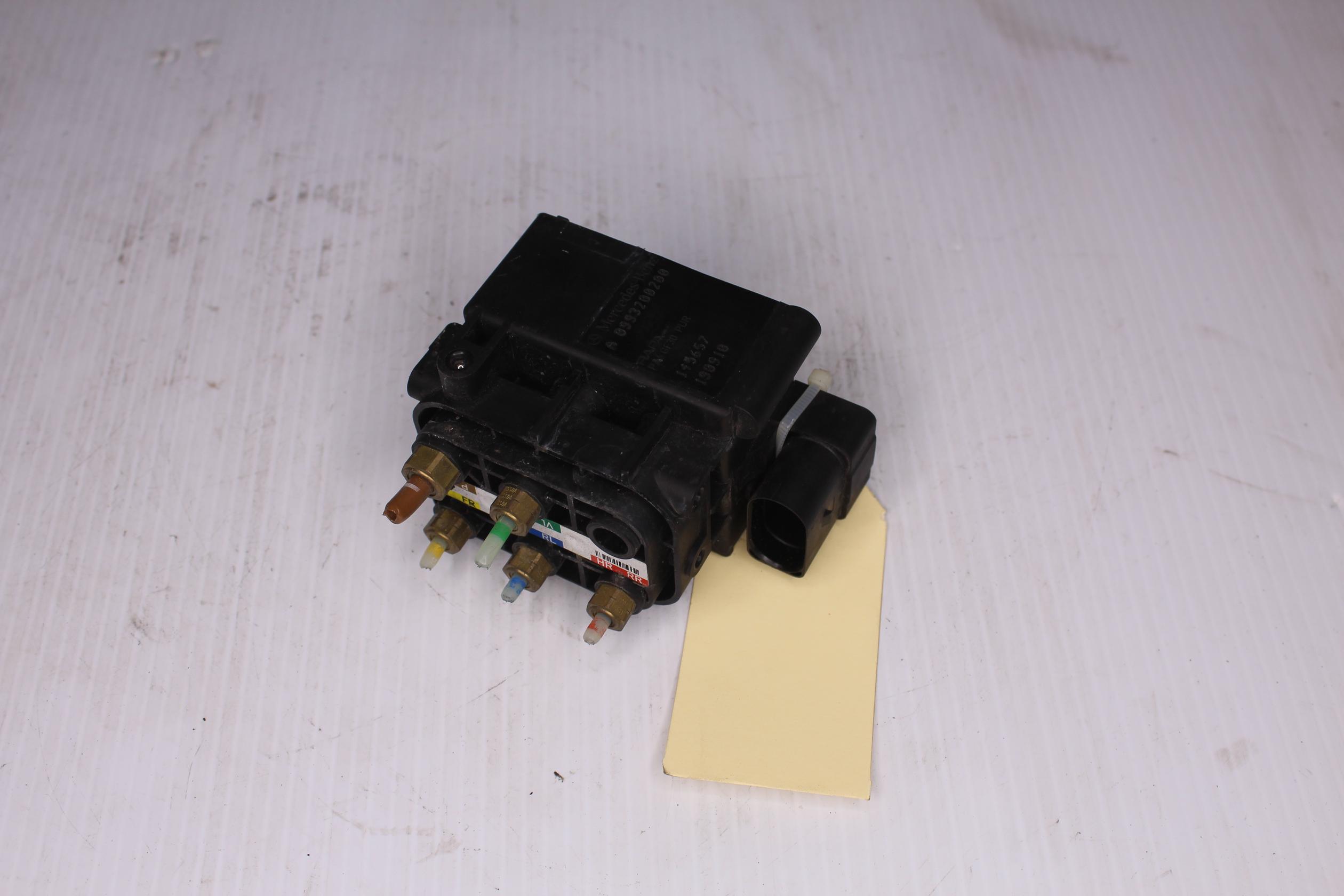 Mercedes Benz W213 W238 E Class Air Suspension Valve Block A0993200200 - Image 6