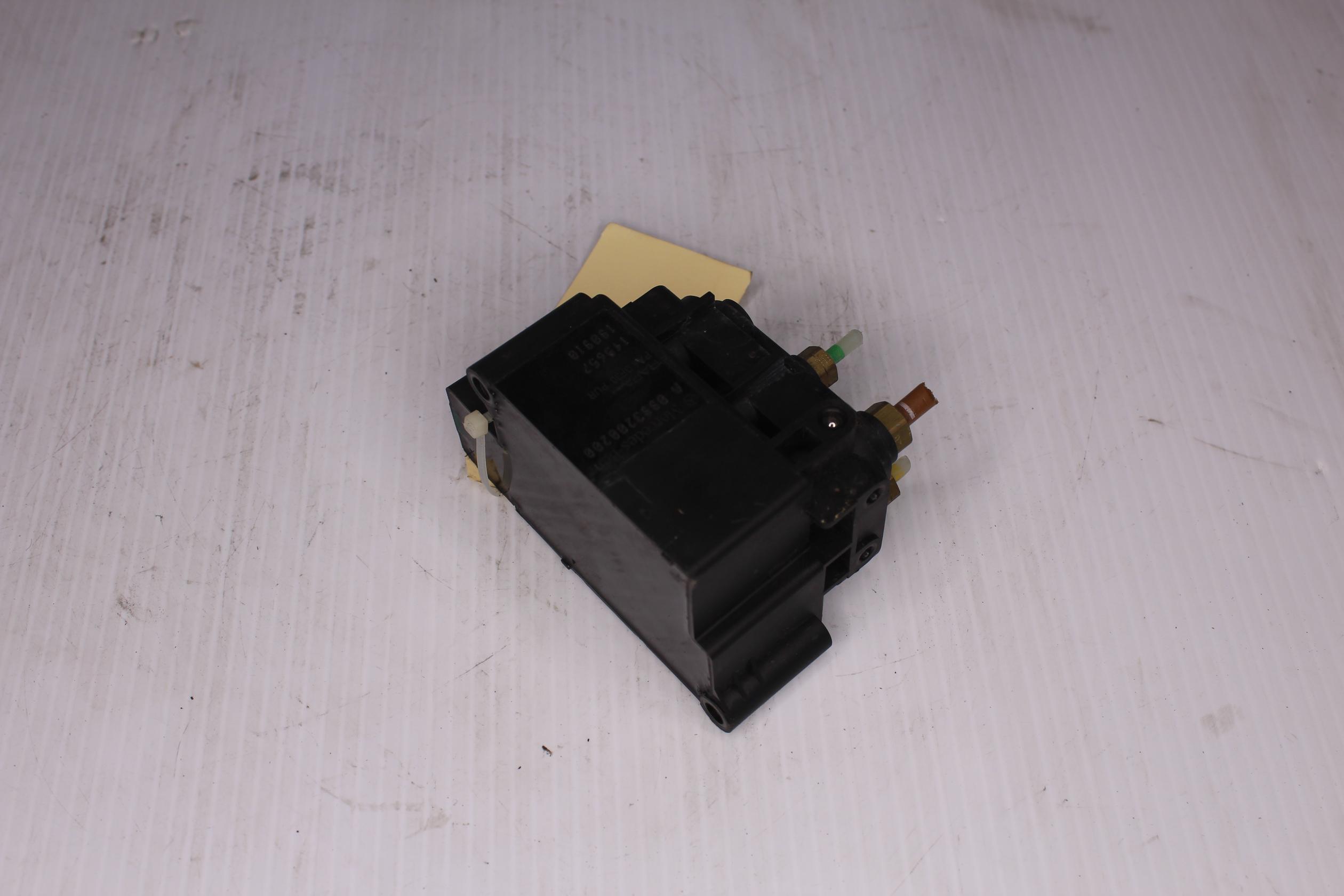 Mercedes Benz W213 W238 E Class Air Suspension Valve Block A0993200200 - Image 8