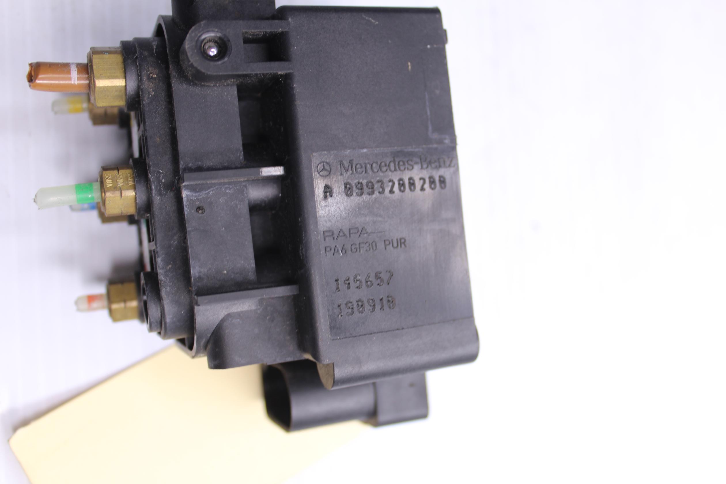 Mercedes Benz W213 W238 E Class Air Suspension Valve Block A0993200200 - Image 9