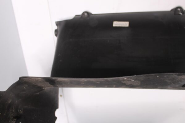 Porsche 958 92A Cayenne GTS 4.8 Centre Main Air Guide 95857532350