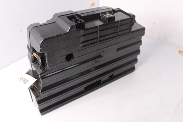 Porsche 95B Macan Bose Sub Subwoofer Speaker 95B035481