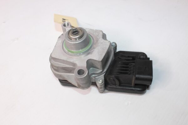 Porsche 95B Macan Transfer Case Control Unit Actuator 95B927755H, 95B927755B