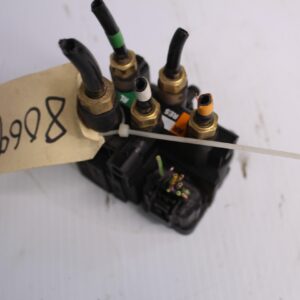 Land Rover L462 Discovery 5 Rear Air Suspension Levelling Valve LR070246, LR176326 - Image 3