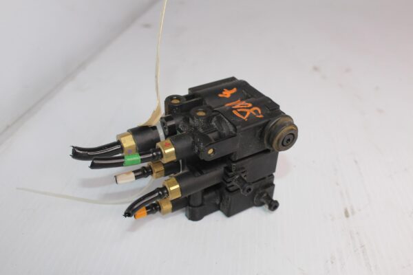 Land Rover L462 Discovery 5 Rear Air Suspension Levelling Valve LR070246, LR176326