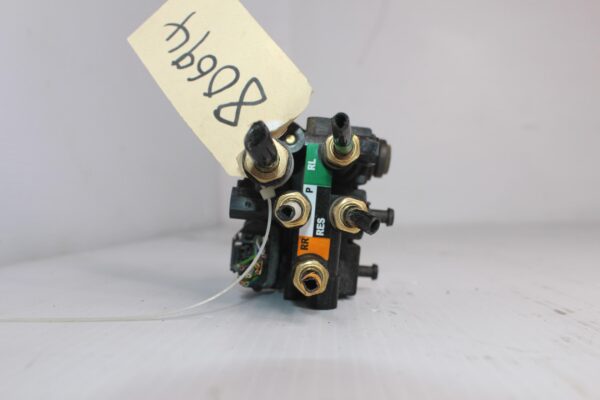 Land Rover L462 Discovery 5 Rear Air Suspension Levelling Valve LR070246, LR176326
