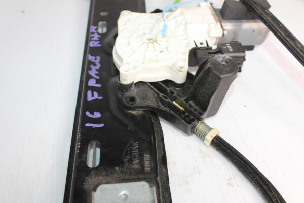 Jaguar X761 F-Pace RHR Right Rear Door Window Regulator w Motor T4A1202, T4A46348