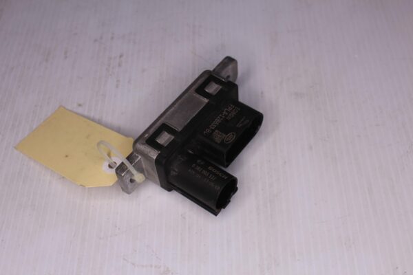 Land Rover Range Rover 3.0L Glow Plug Control Unit Relay LR084649, FPLA12B533BD
