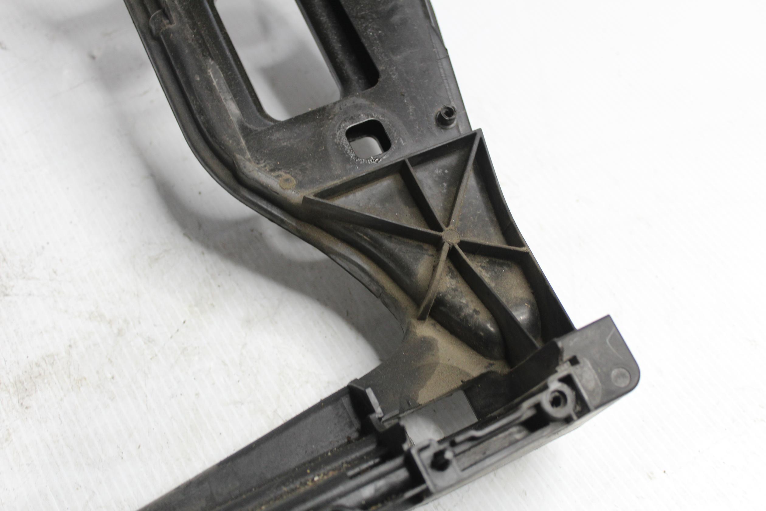Audi 8R Q5 SQ5 Radiator Support Panel Lock Carrier 8R0805594D - Image 8