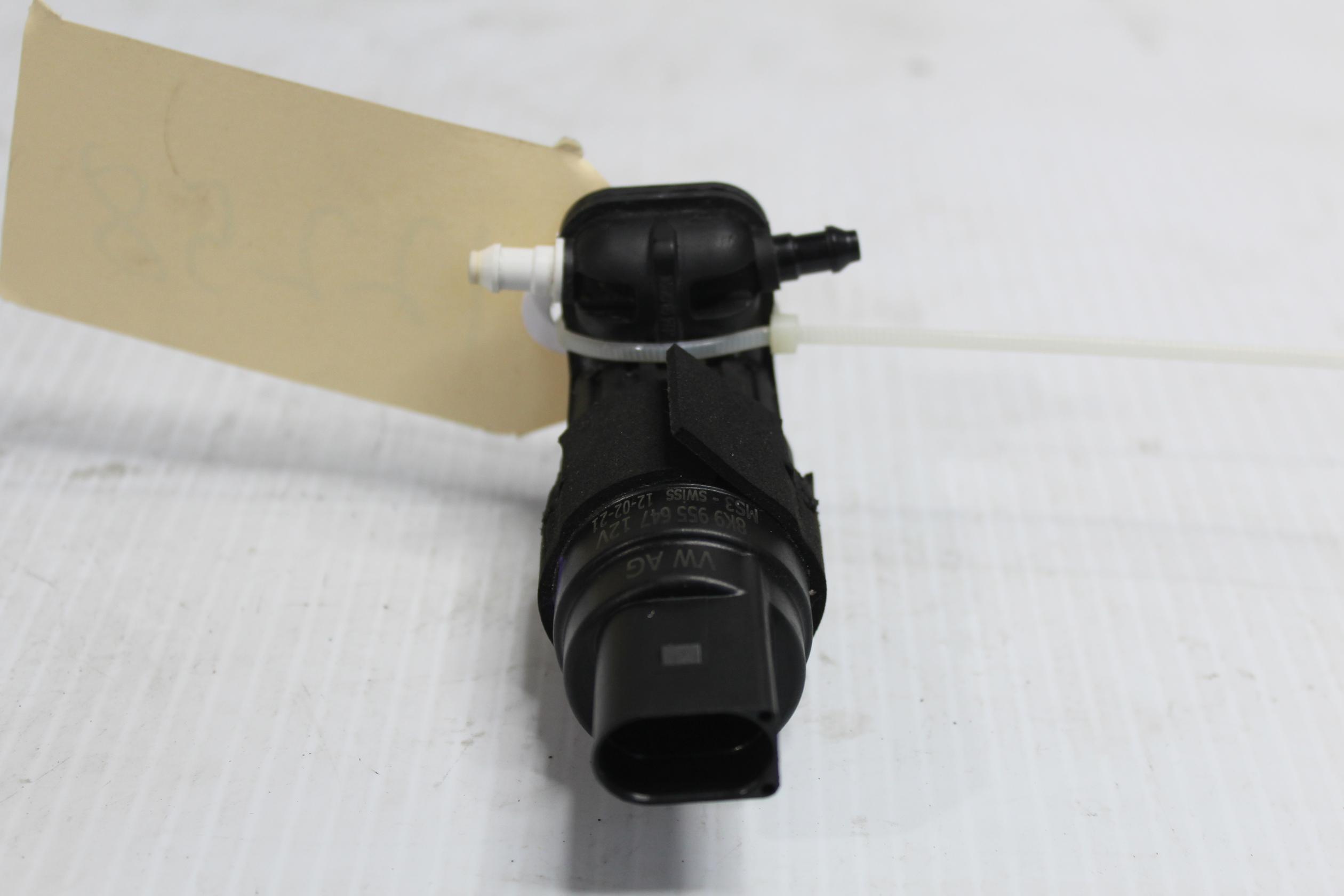 Audi Q3 Q5 A4 A5 Windscreen Washer Pump 8K9955647 - Image 4
