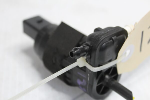 Audi Q3 Q5 A4 A5 Windscreen Washer Pump 8K9955647