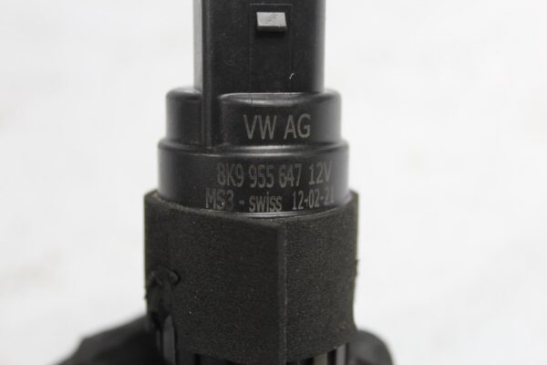 Audi Q3 Q5 A4 A5 Windscreen Washer Pump 8K9955647