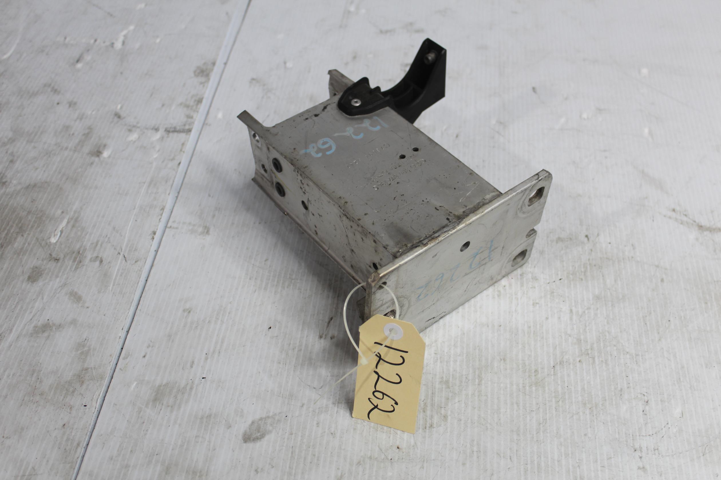 Audi 8R Q5 SQ5 Front Crash Bar Bracket Absorber 8R0807134C - Image 1