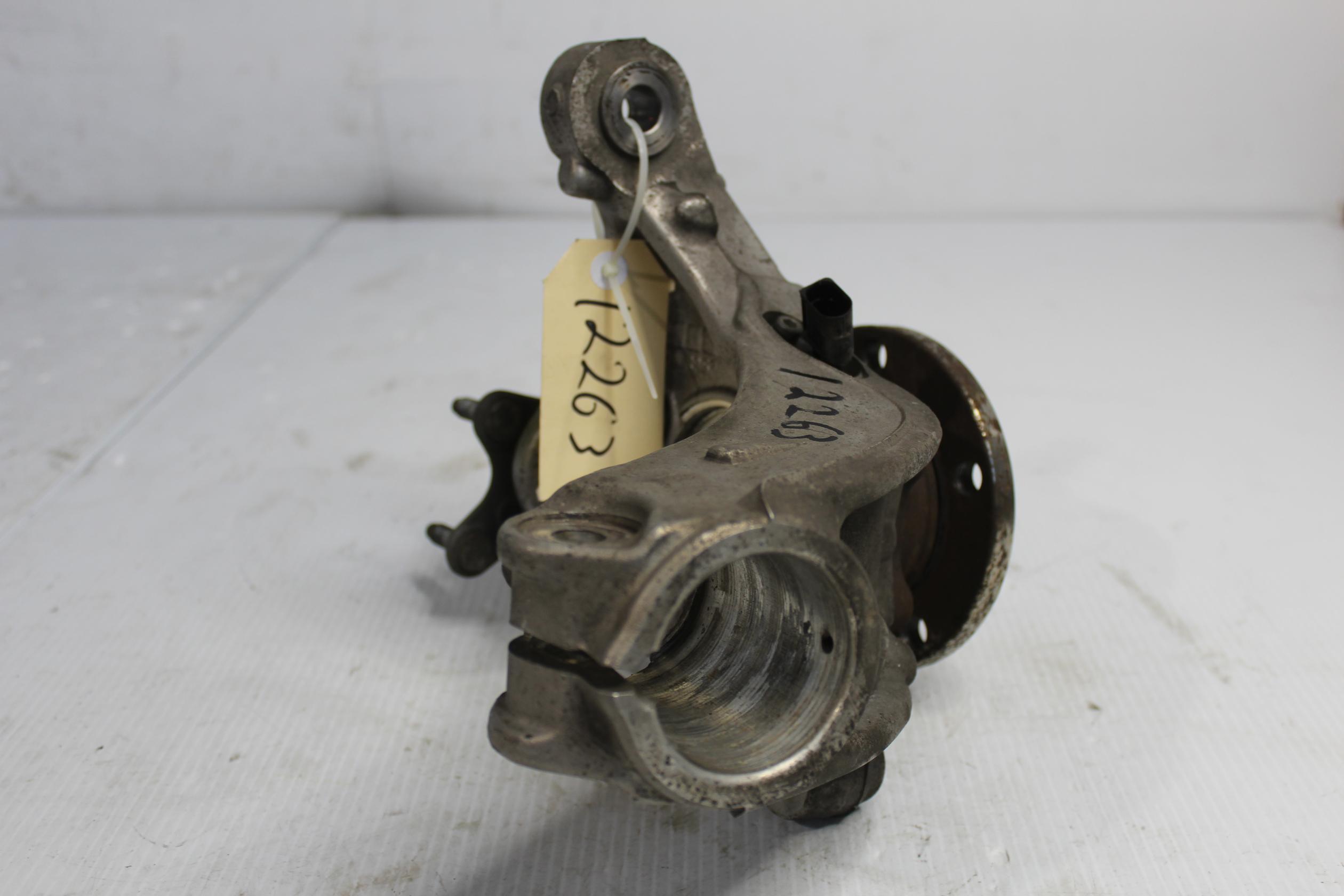 Audi 8P S3 Front Left LH Knuckle w Hub Carrier 3C0407257F - Image 2