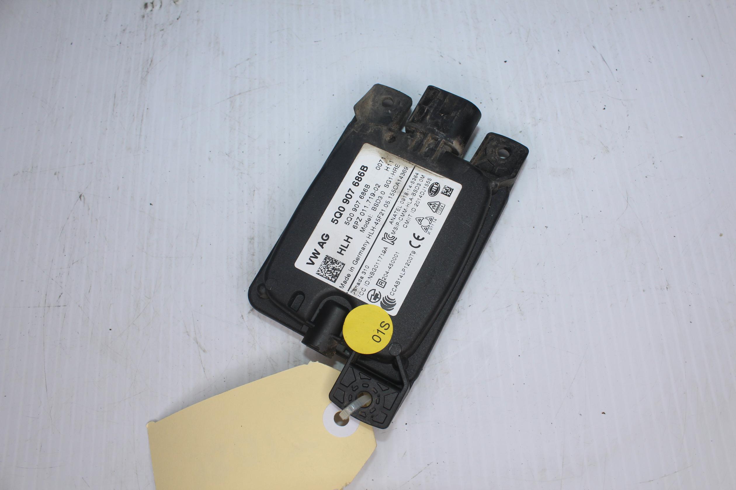 Volkswagen Golf Mk7 R RH Right Rear MASTER Blind Spot Radar 5Q0907686B - Image 7