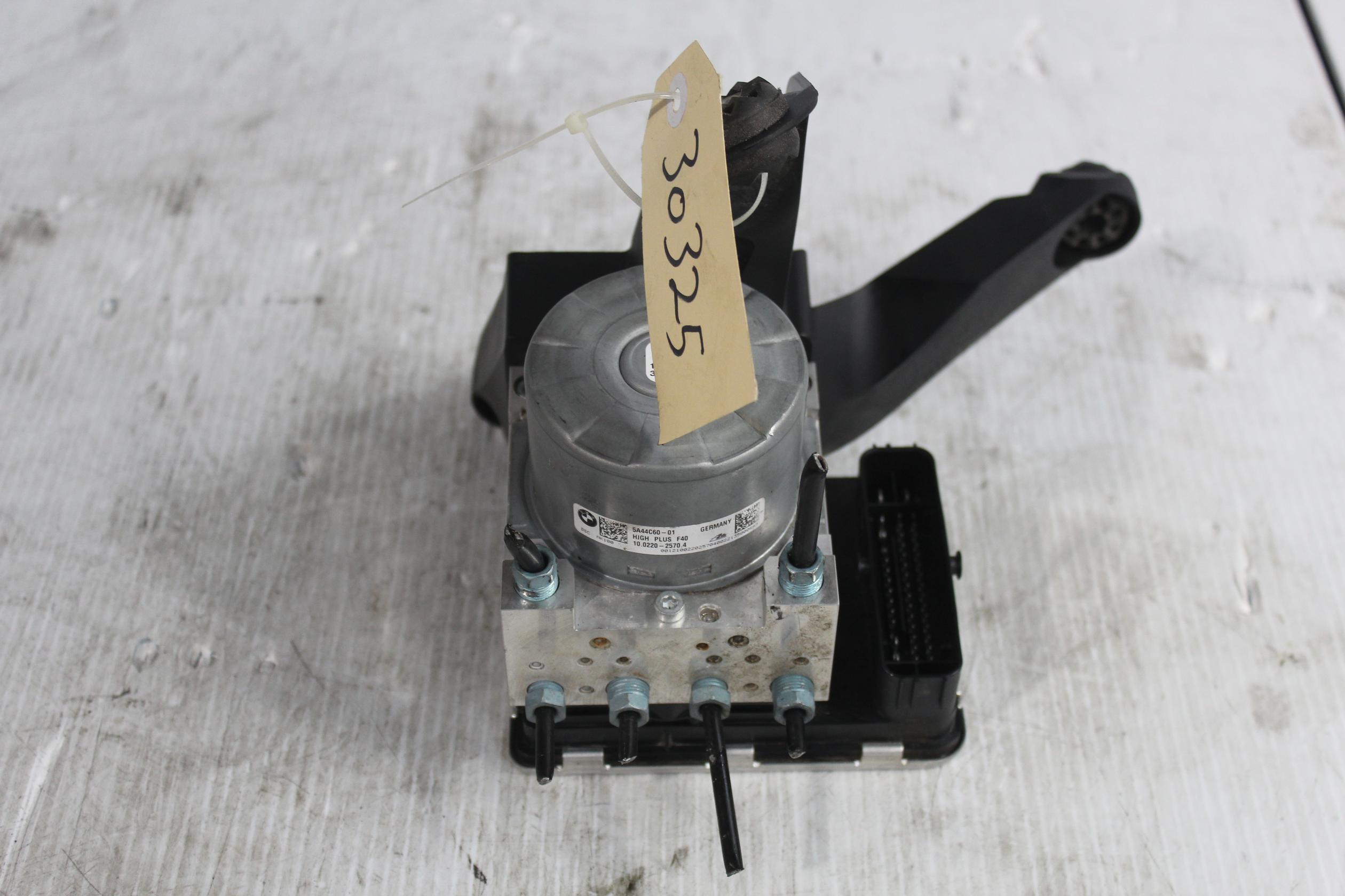 BMW F40 118i ABS DSC Hydro Unit Pump 34505A6DC92, 34505B3ED49 - Image 1