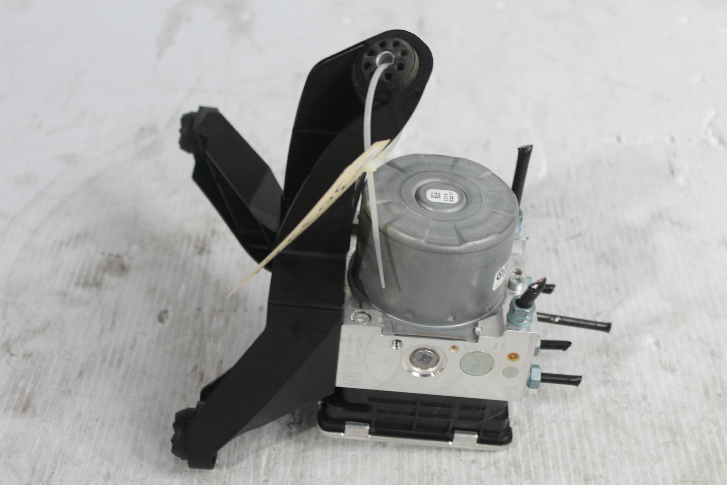 BMW F40 118i ABS DSC Hydro Unit Pump 34505A6DC92, 34505B3ED49 - Image 4