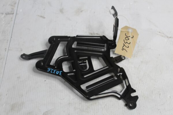 BMW F40 118i Amplifier Bracket Mount 65158794936, 879493601