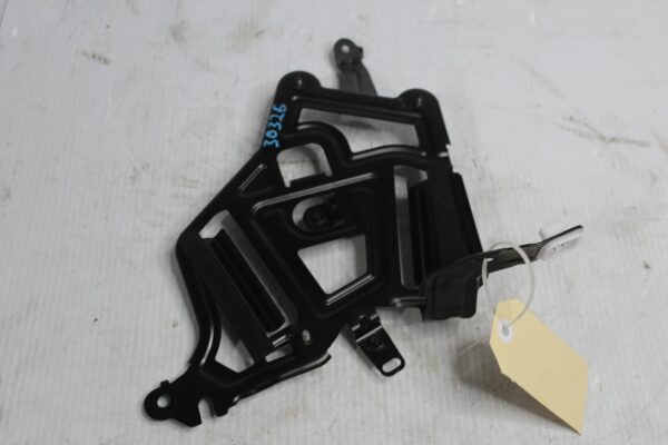 BMW F40 118i Amplifier Bracket Mount 65158794936, 879493601