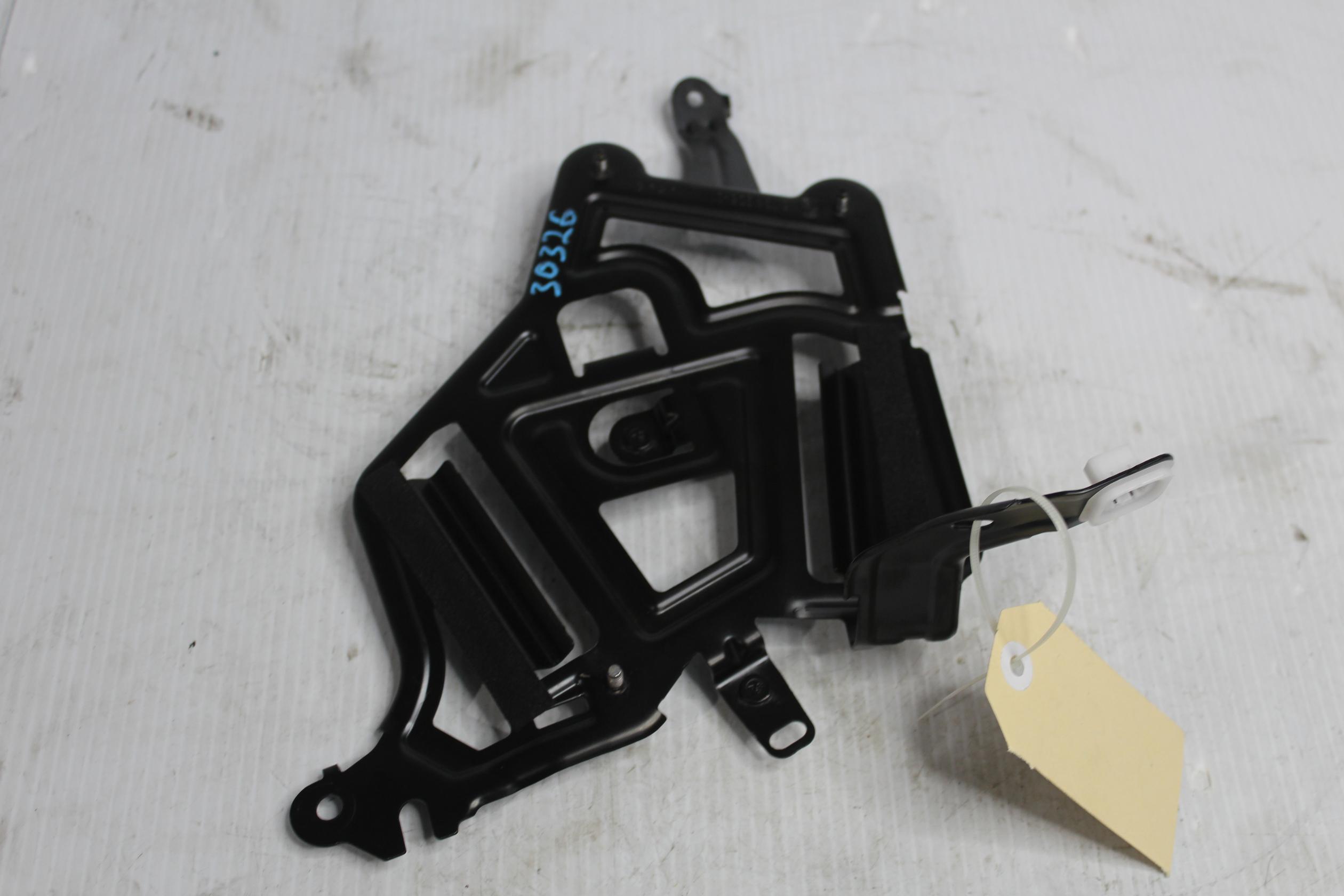 BMW F40 118i Amplifier Bracket Mount 65158794936, 879493601 - Image 2