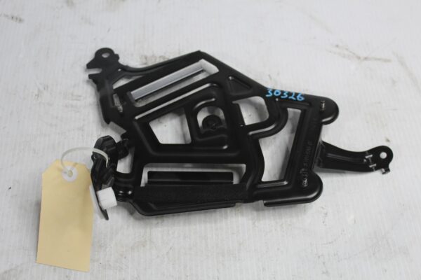 BMW F40 118i Amplifier Bracket Mount 65158794936, 879493601