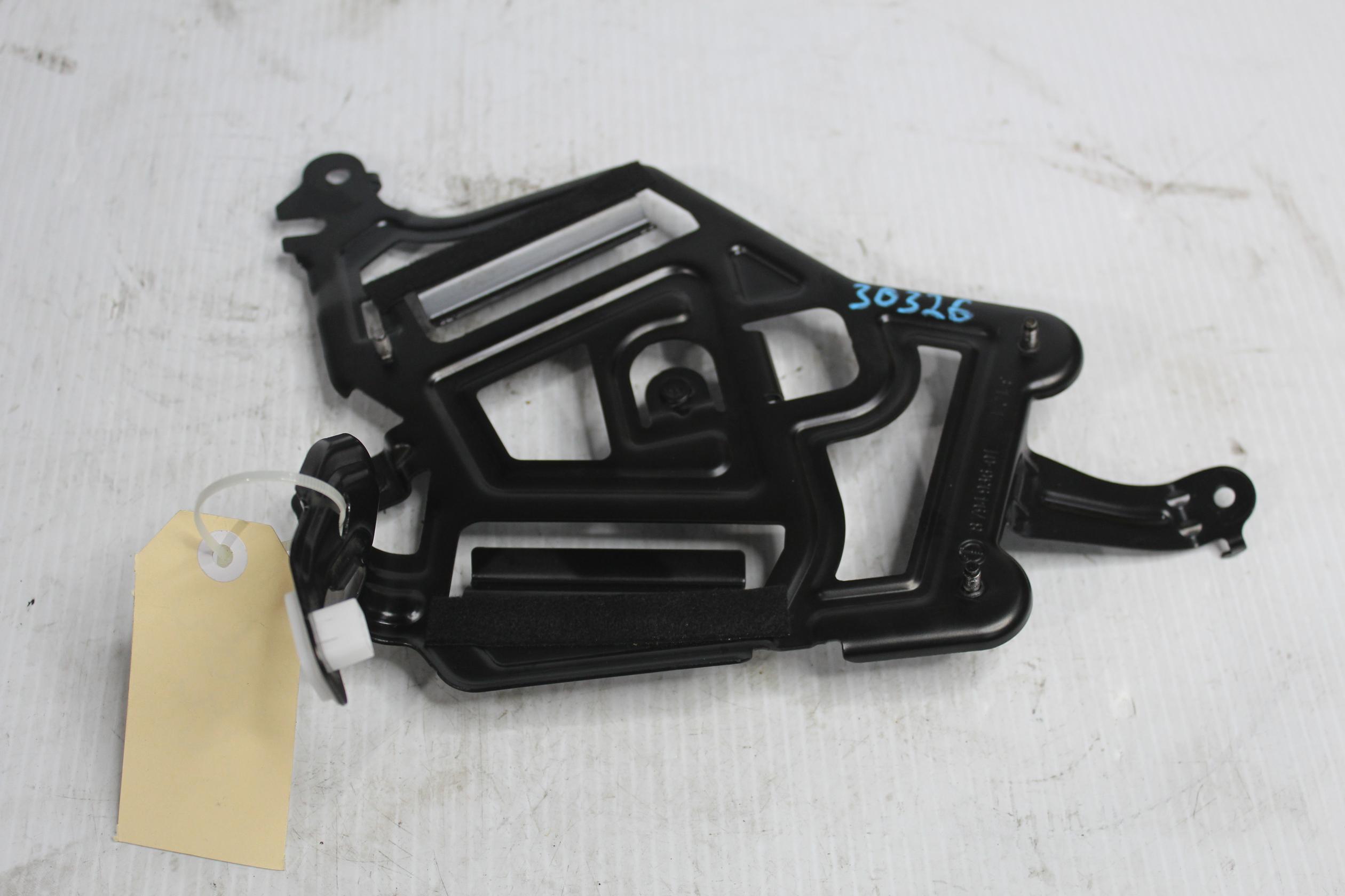 BMW F40 118i Amplifier Bracket Mount 65158794936, 879493601 - Image 3