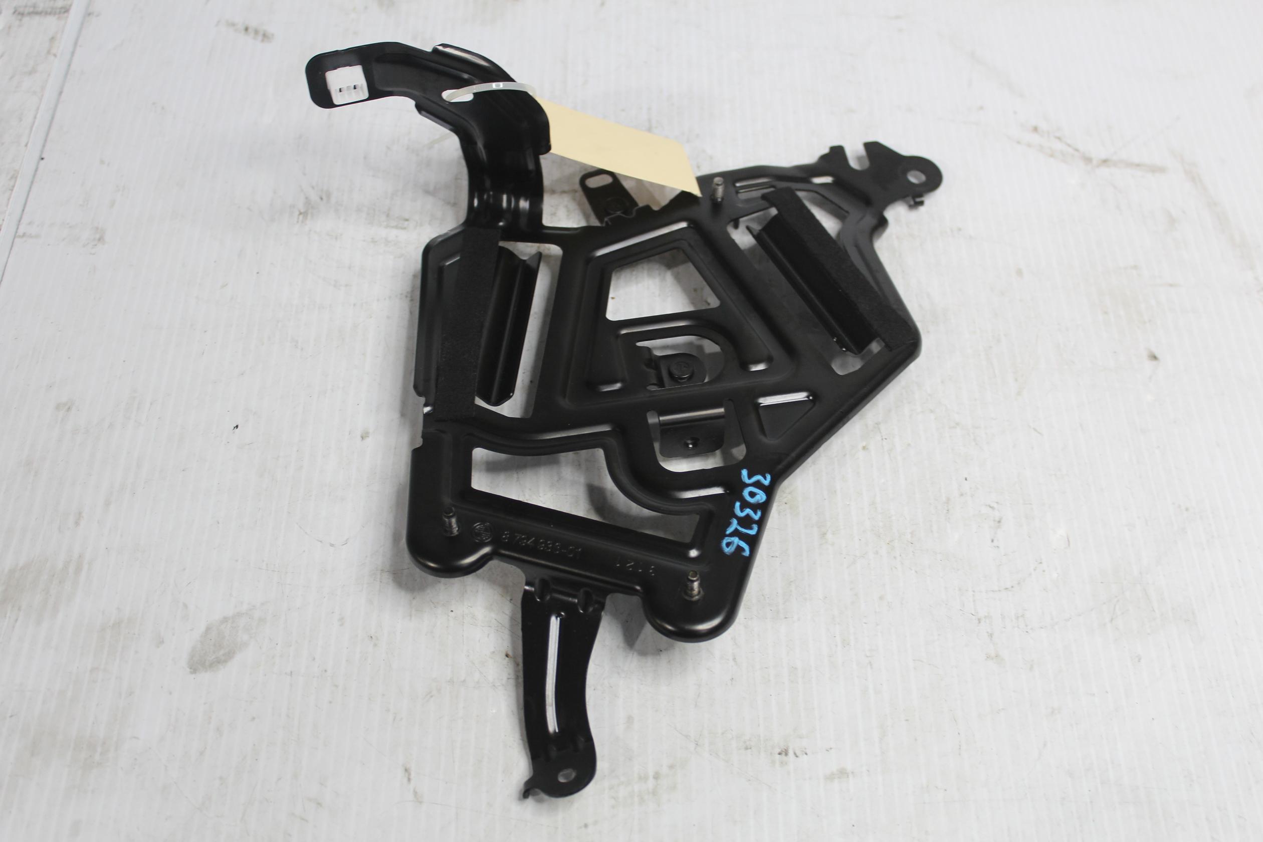 BMW F40 118i Amplifier Bracket Mount 65158794936, 879493601 - Image 4