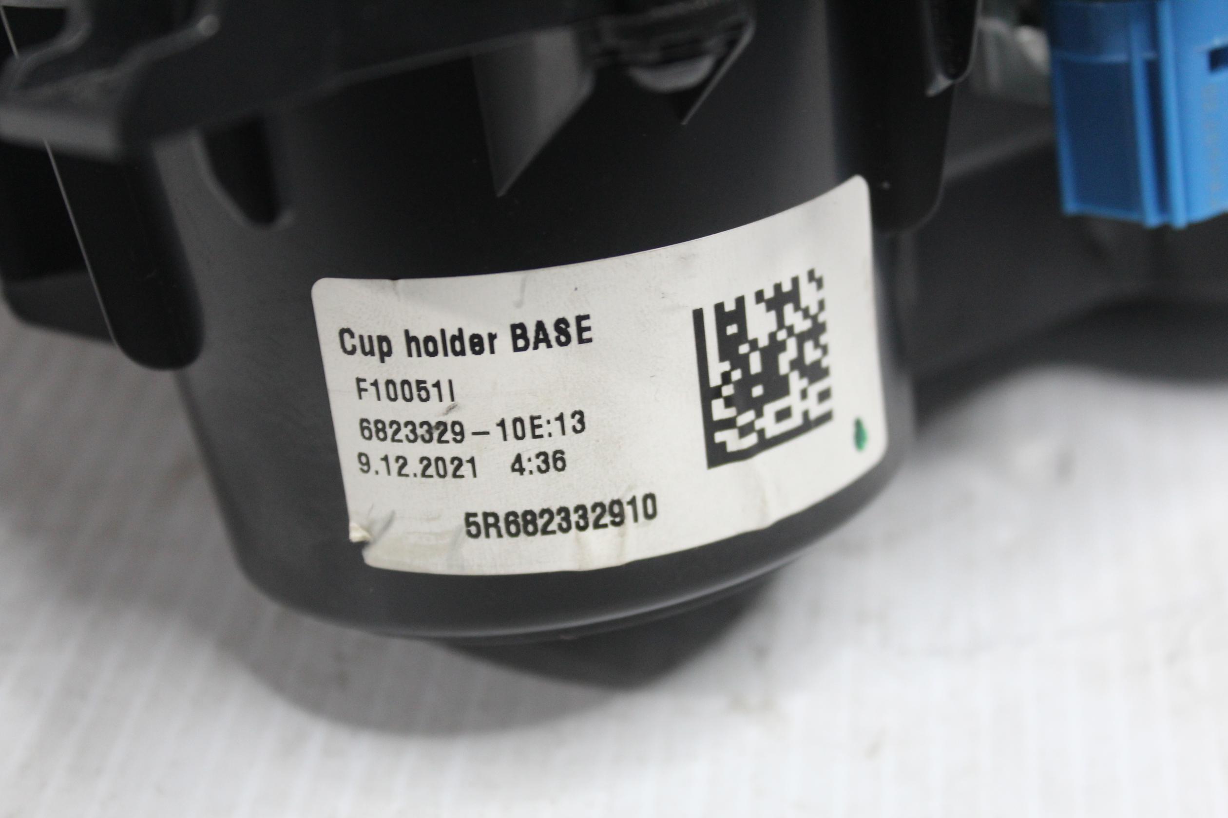 BMW F40 118i Interior Centre Console Cup Holder Assembly 51167951772, 5R682332910 - Image 13