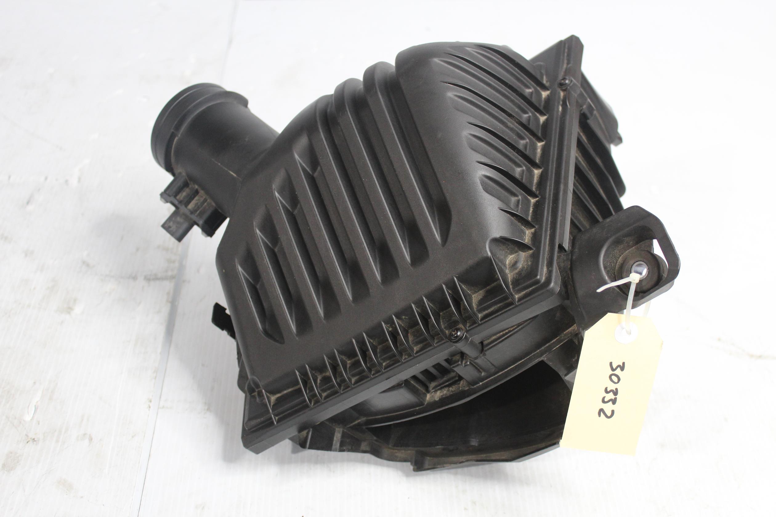 BMW F40 118i B38 Air Intake Filter Box 13718655834, 865583403 - Image 1